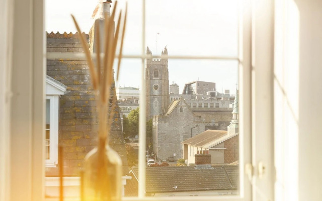 Host Stay Sussex Place