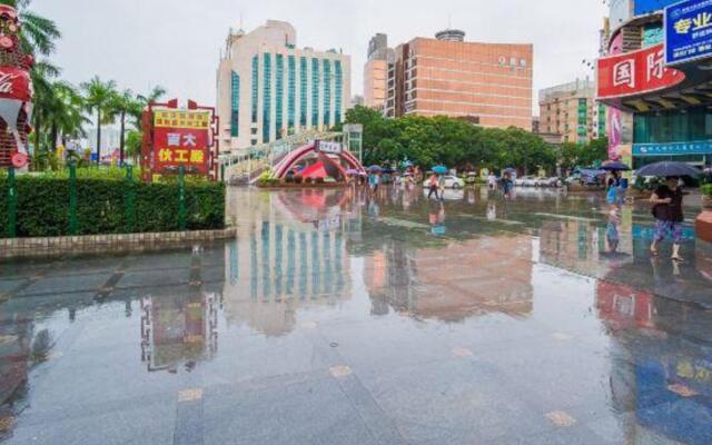 Huayuan New Village Family Apartment