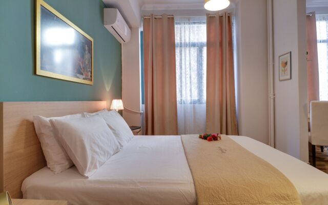 Ermou Fashion Suites