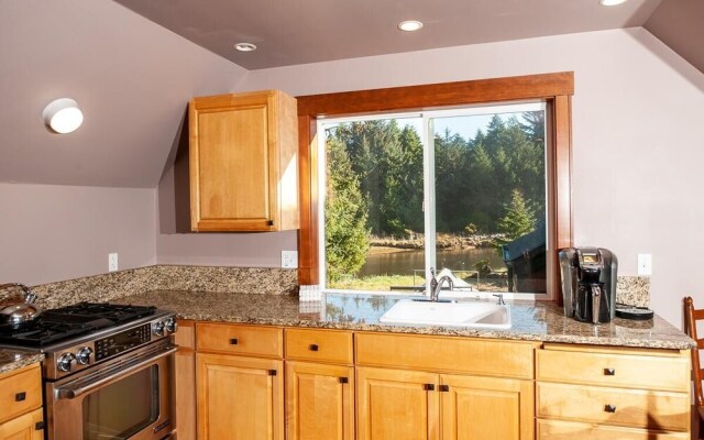 Schooner Creek Retreat