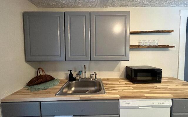 Entire Home Indy East!