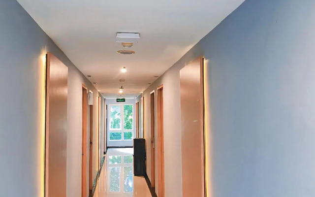 Studio One Hotel