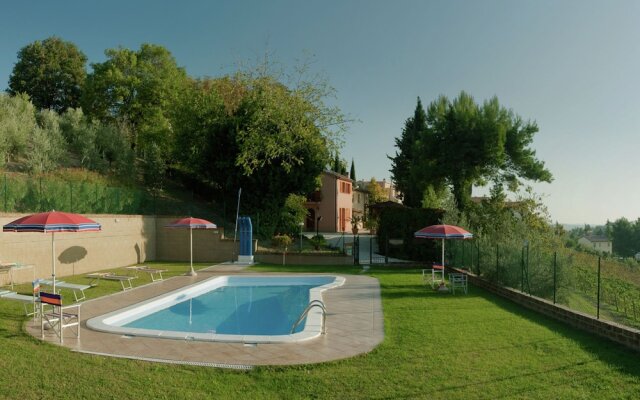 Farmhouse With Swimming Pool, Beautiful Views, Among Vineyards And Olive Groves