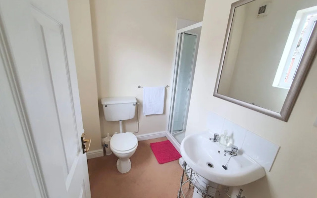 2-bedroom House Near Town With Superfast Wi-fi