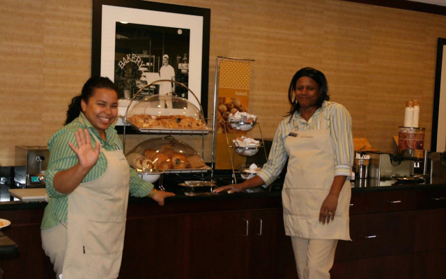 Holiday Inn Express Newark Airport Elizabeth by IHG