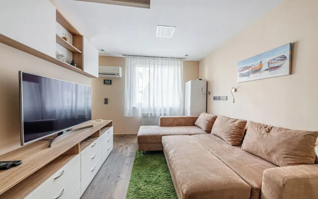La Dolce Vita –Massage Shower Stay W/ Ac + Balcony