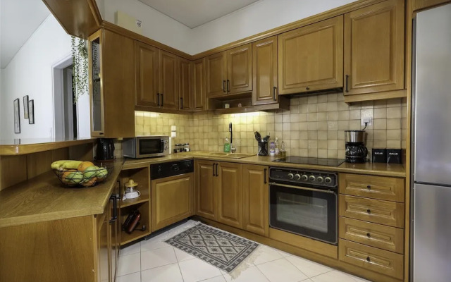 Renaissance City Apartment