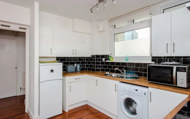 Modern 1 Bedroom Apartment in Trendy Old Street