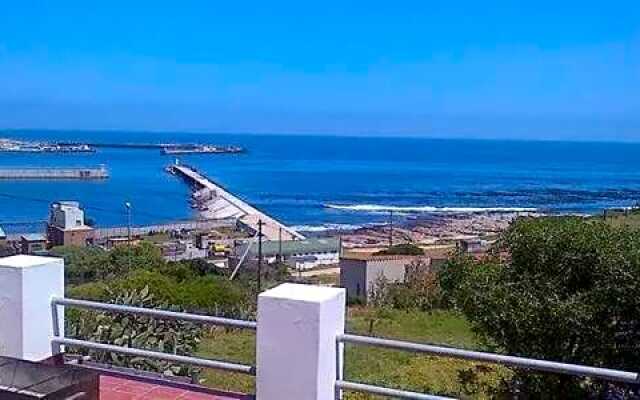 Gansbaai Lodge & Backpackers