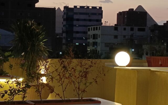 DISCOVER Pyramids inn