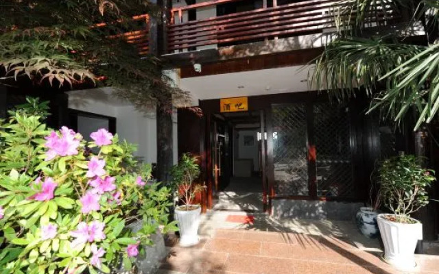 Lijiang Wu Courtyard Gardens Resort