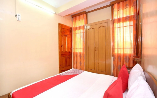 Meridian House  by OYO Rooms