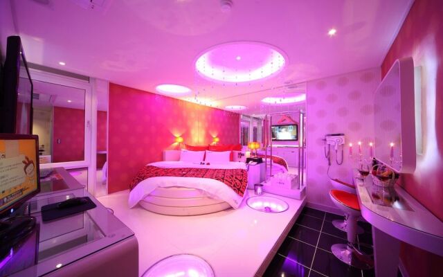 Esia Hotel
