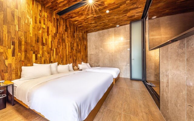 Hotel The Artist Yeonsinnae