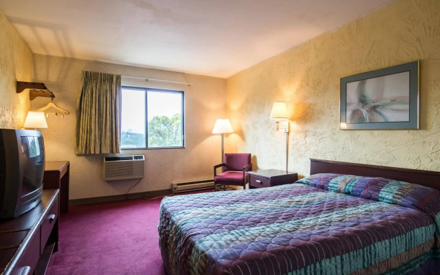 Motel 6 Saint Paul, MN - I-94