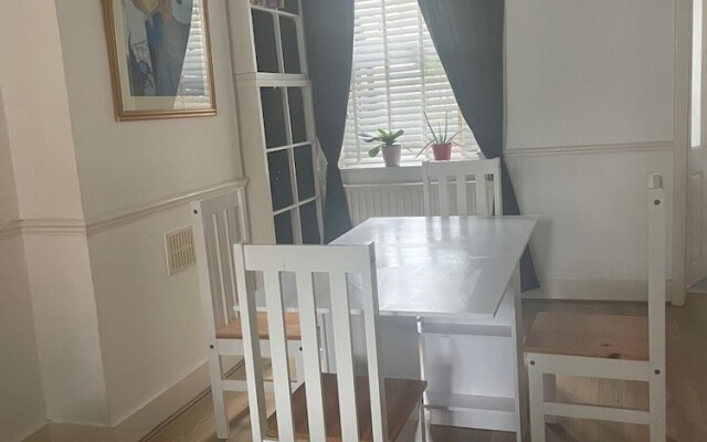 Impeccable 2-bed House in Leytonstone East London