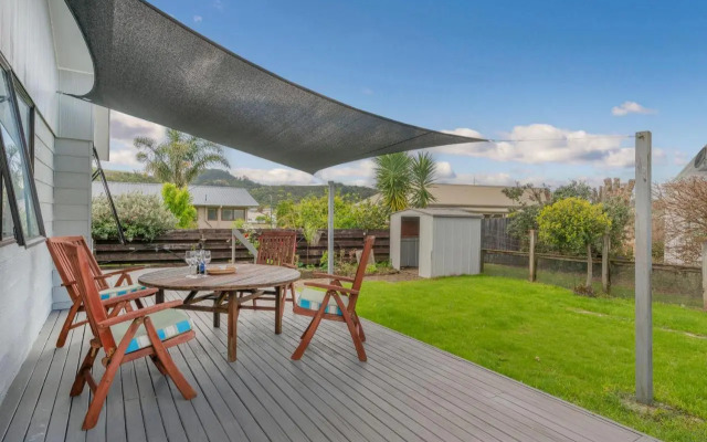 Treasure on Chestnut - Tairua Holiday Home