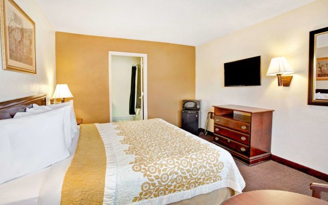 Quality Inn & Suites Orlando East - UCF Area