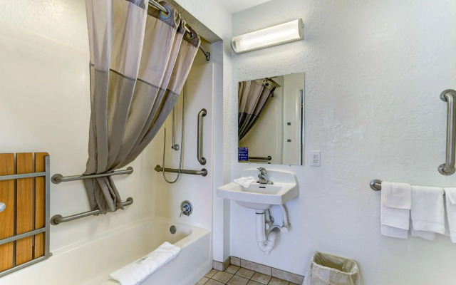 Studio 6 Kissimmee, FL - Orlando