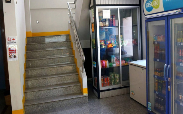 Fueang Fha Palace Hotel