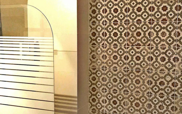 Frenteabastos Hostel & Suites