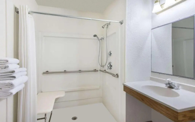 Super 8 Youngstown/Austintown