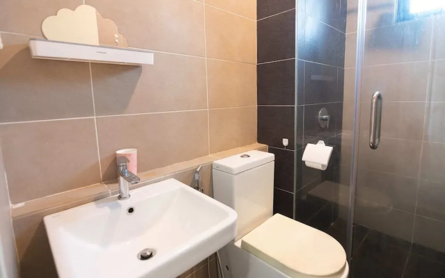 Lux Dpristine 3BR Home w Views, 5mins to Legoland