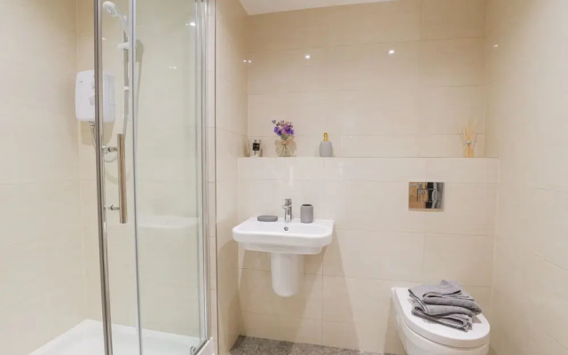 Stunning 3-bed Apartment