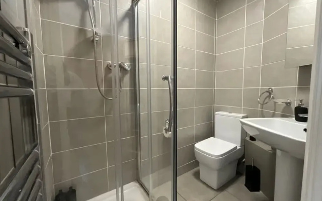 City Retreat Birmingham - Modern 2 Bed Apartment