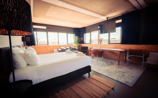 Urban Hotel The Golden Stork