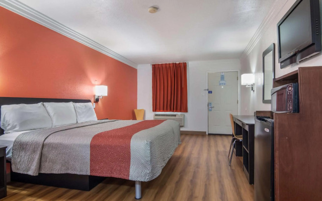 Motel 6 Marshall, TX