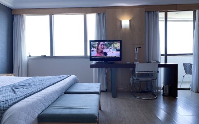 Flat With Services and Pool - Barra