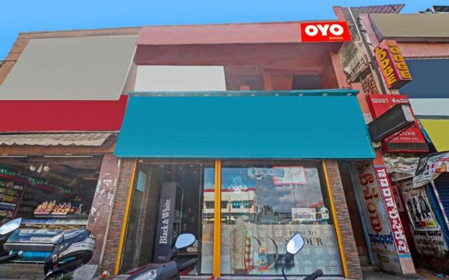 Oyo 90178 Navarathna Residency