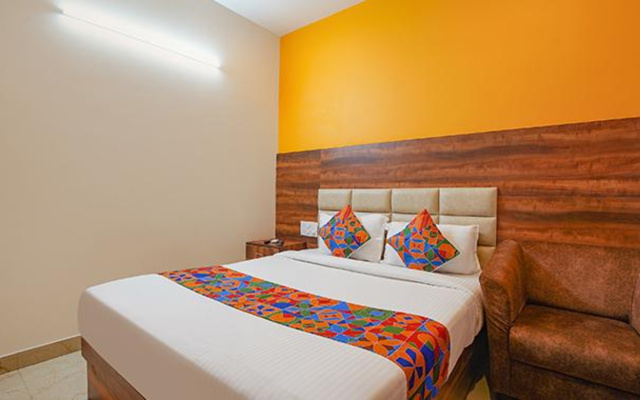 Fabhotel Greenwood Xpress Inn