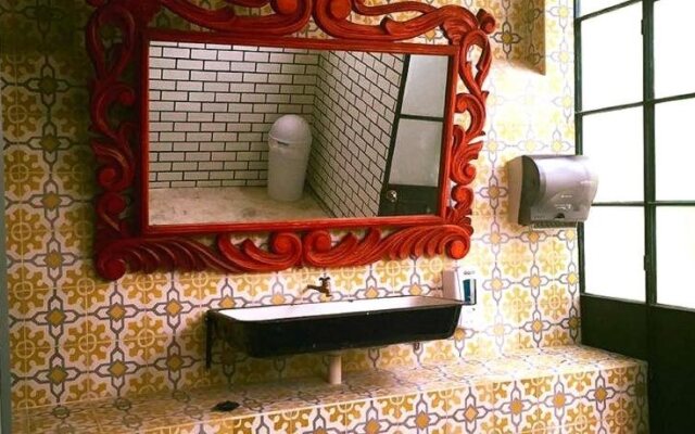 Leonora Hostal - Hostel