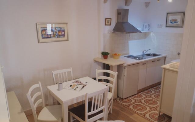 Old Town Economy Apartments