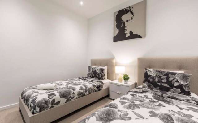 Prima Pearl Luxury 2-Bedroom Apartment