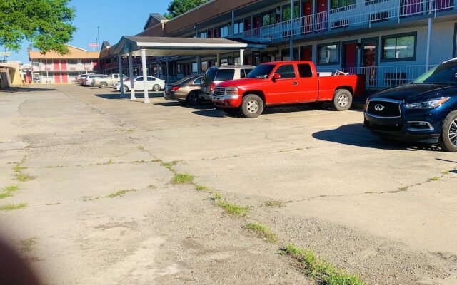 Budget Inn and Suites