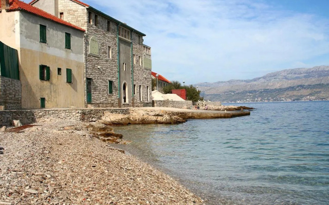 Apartments with a parking space Postira, Brac - 5617