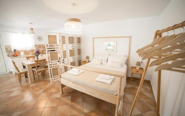 AZALEA - Modern studio with sea view
