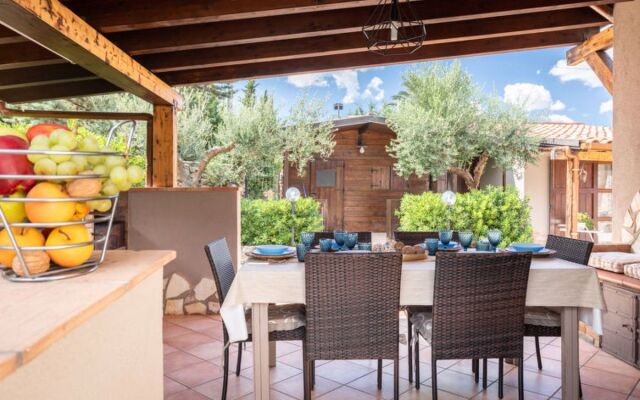 Nicole con Dependance