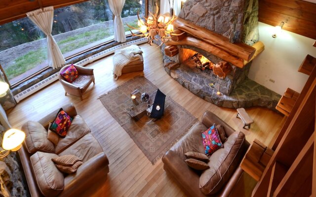 Amazing 4 Bedroom Chalet Villa Traful VT1 by Apartments Bariloche