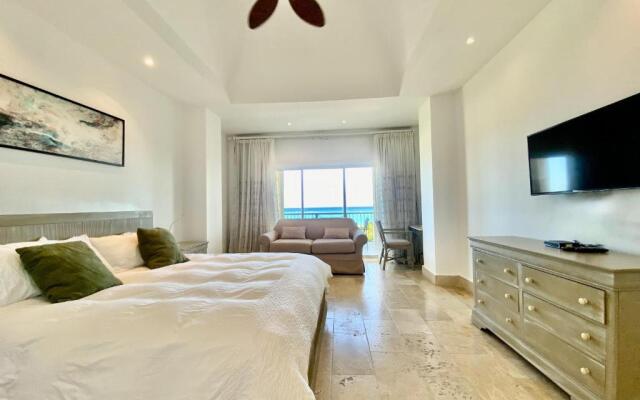 Beachfront Luxury Pent-House at Aquamarina, Cap Cana