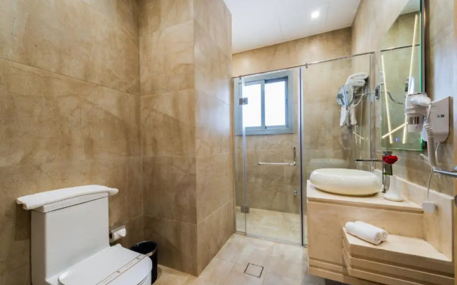 Отель Sunday Luxury Central formerly Anan hotel