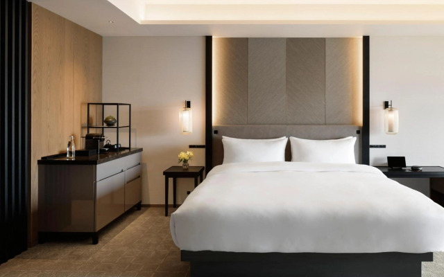 Tiad, Autograph Collection