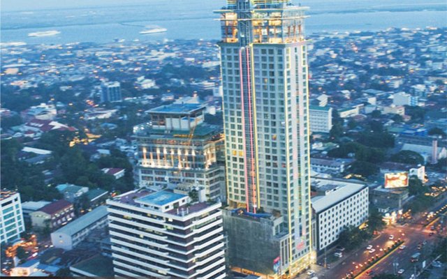 Crown Regency Hotel and Towers