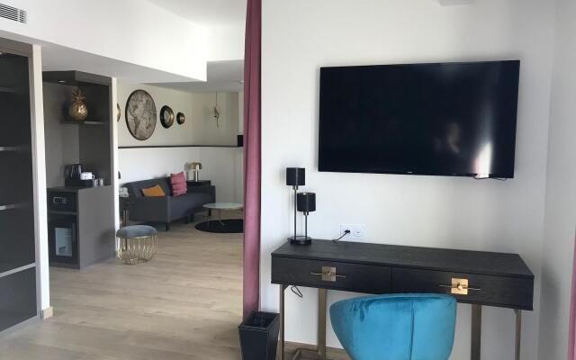 Hotel La Villa Port d Antibes & Spa