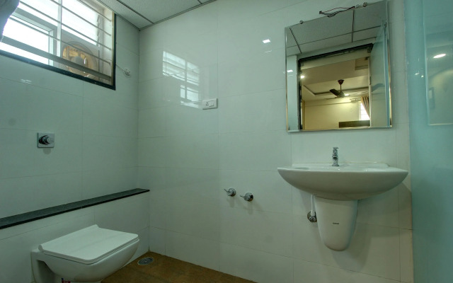 OYO 26698 Hotel Shringar Palace