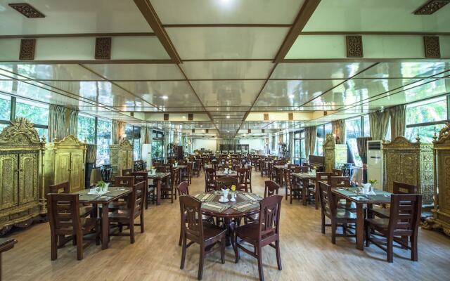 Royal House Hotel
