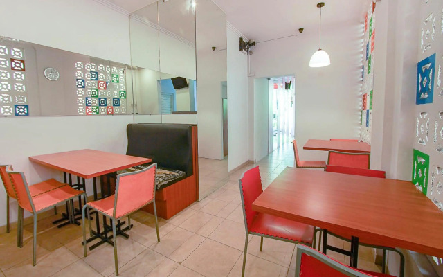 OYO 3808 Fif-fa Hotel Kauman